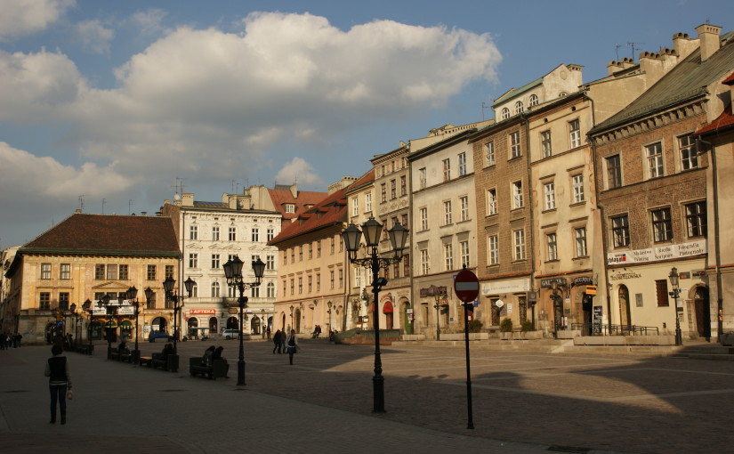 Jak wybierać nocleg w Krakowie (np. czym się kierować przy wyborze hotelu, usprawnienia dla niepełnosprawnych wyjazd biznesowy, pobyt z rodzina itd.)